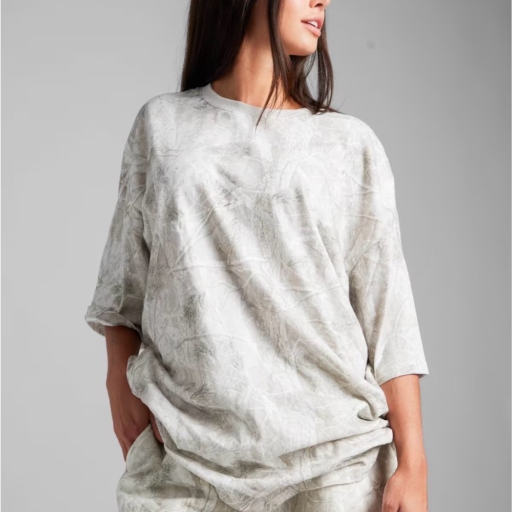 COMFRT Camo Collection T-Shirt Sz Med Oversized